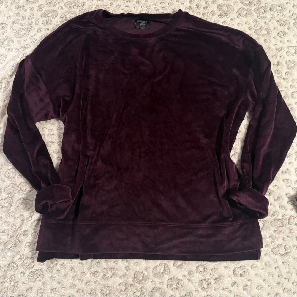 32 DEGREE Rich Purple Velvet Top and Bottom Pajama Set / Loungewear - Picture 3 of 9